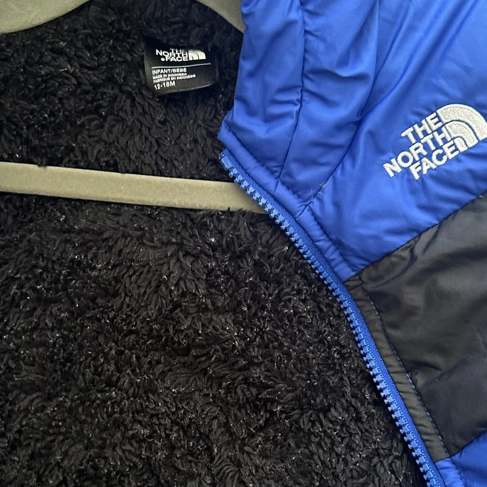 The North Face Royal Blue and Black Kids Hooded Puffer Jacket